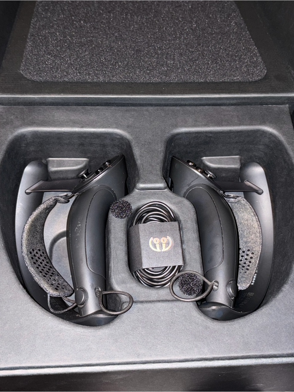 Valve Index Controllers with Box